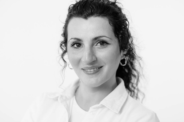 Kieferorthopaedie-St-Sebastian-Krennerich-Team-Billi-Ivanova Team - Kieferorthopädie St. Sebastian - Betinna Krennerich - Mitarbeiterin Ivanova